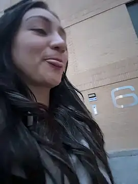 Ninabigtitied online show from 11-23-25, 05:01