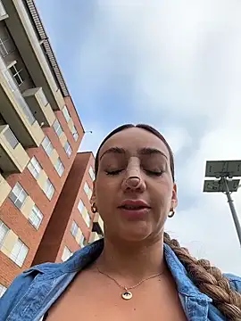 Ninabigtitied online show from 04-14-26, 12:21