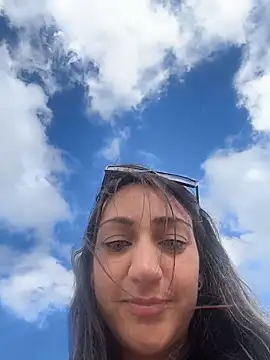 Ninabigtitied online show from 11-28-25, 02:50