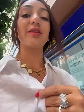 Ninabigtitied online show from 12-14-25, 01:17