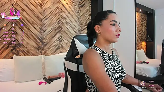 Snapshot of dana_daree chatting on 05-22-26, 07:34 dana daree online show from 05-22-26, 07:34