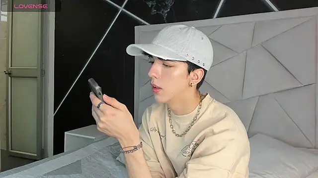 Snapshot of AerumChae chatting on 04-20-26, 12:41 AerumChae online show from 04-20-26, 12:41