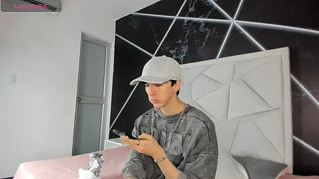Snapshot of AerumChae chatting on 05-19-26, 12:01 AerumChae online show from 05-19-26, 12:01