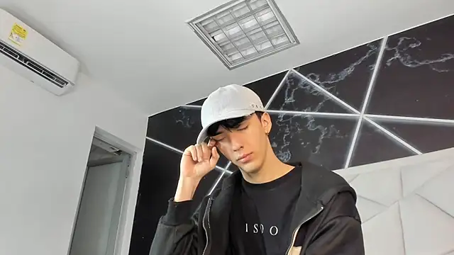 Snapshot of AerumChae chatting on 03-26-26, 12:03 AerumChae online show from 03-26-26, 12:03