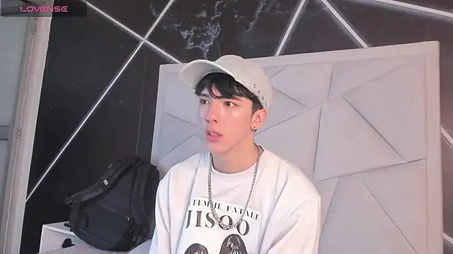 AerumChae online show from 04-04-26, 12:23