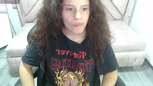 Velvet Moon V online show from 03-12-26, 08:46