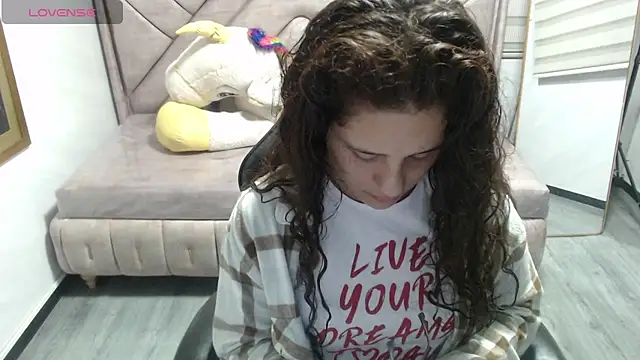 Velvet Moon V online show from 12-17-25, 01:16