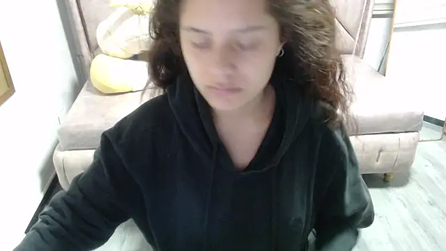 Velvet Moon V online show from 12-20-25, 01:25