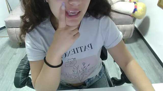 Velvet Moon V online show from 10-27-25, 01:12