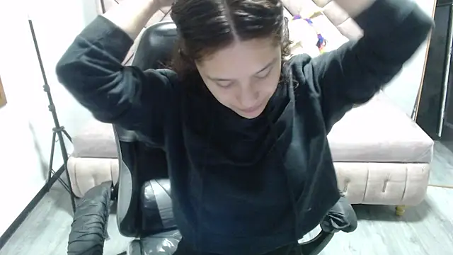 Velvet Moon V online show from 11-12-25, 12:31