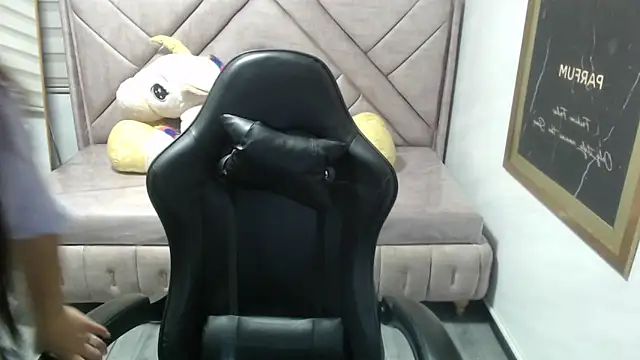 Velvet Moon V online show from 12-03-25, 01:32