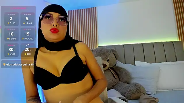 Snapshot of naishaa_ chatting on 10-16-25, 07:00 naishaa online show from 10-16-25, 07:00