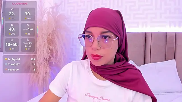 naishaa  online show from 04-15-26, 07:58