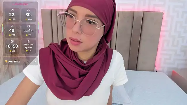naishaa  online show from 06-15-26, 05:01