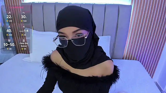 naishaa  online show from 10-25-25, 11:20