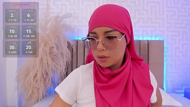 naishaa  online show from 07-23-26, 06:37