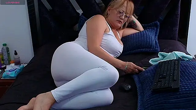 naomi diamond  online show from 03-16-26, 07:16