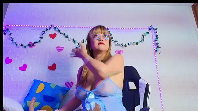 naomi diamond  online show from 10-29-25, 10:25