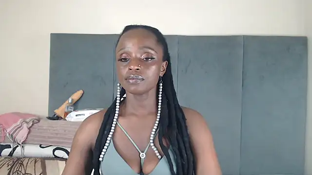 Jah-Queen online show from 09-17-25, 05:59