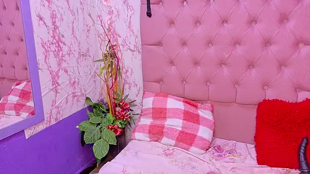 Snapshot of bellaseduzione chatting on 06-03-26, 02:44 bellaseduzione online show from 06-03-26, 02:44