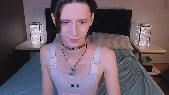 Snapshot of madi_snow chatting on 09-20-25, 05:23 madi snow online show from 09-20-25, 05:23