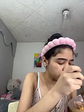 Snapshot of _Alix_7 chatting on 09-14-25, 02:01 Alix 7 online show from 09-14-25, 02:01