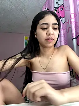 Snapshot of _Alix_7 chatting on 10-10-25, 02:07 Alix 7 online show from 10-10-25, 02:07