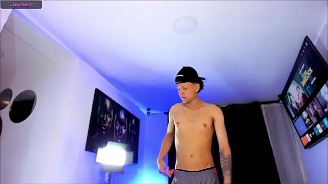  Mia Pink  online show from 03-15-26, 02:07