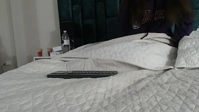 Emma Foxi online show from 11-15-25, 11:36