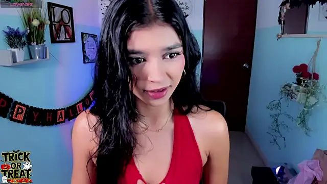 Elsa Pataky online show from 10-24-25, 02:16