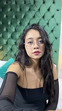 Snapshot of Lily_June chatting on 05-18-26, 06:12 Lily June online show from 05-18-26, 06:12