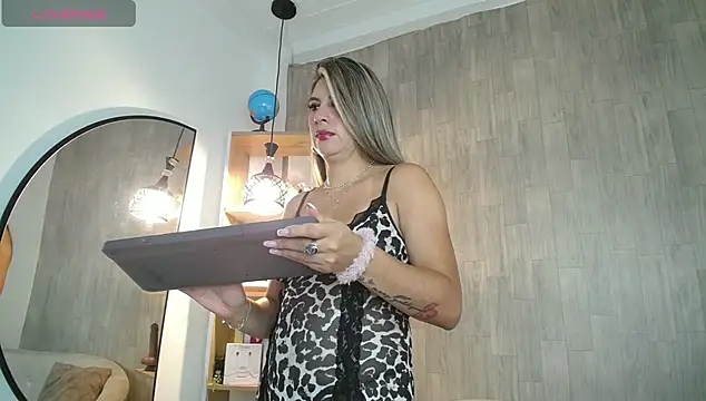 may wood online show from 04-10-26, 12:01