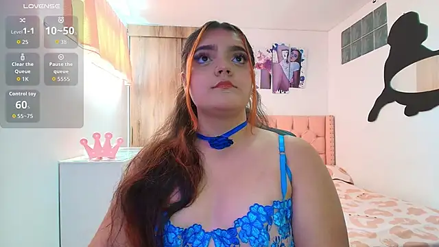 Snapshot of rose_blu chatting on 09-17-25, 07:27 rose blu online show from 09-17-25, 07:27