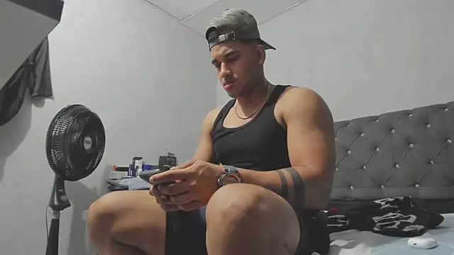 evan hardy online show from 11-05-25, 03:09