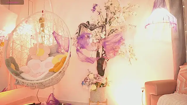 Snapshot of JadeSummerr chatting on 10-11-25, 11:33 JadeSummerr online show from 10-11-25, 11:33