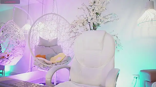 Snapshot of JadeSummerr chatting on 09-15-25, 11:43 JadeSummerr online show from 09-15-25, 11:43