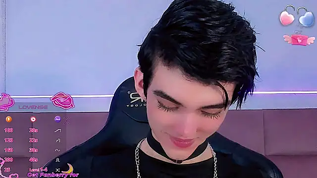 Baby FenixTS online show from 12-17-25, 06:51