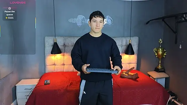 Horny nick18 online show from 10-09-25, 10:38