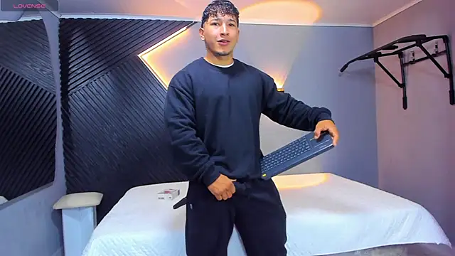 Horny nick18 online show from 03-29-26, 11:23