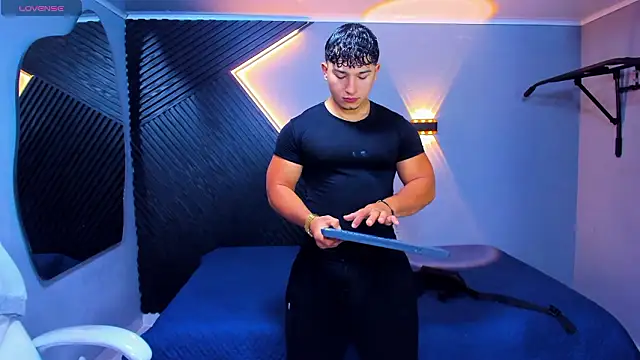 Horny nick18 online show from 03-11-26, 11:04