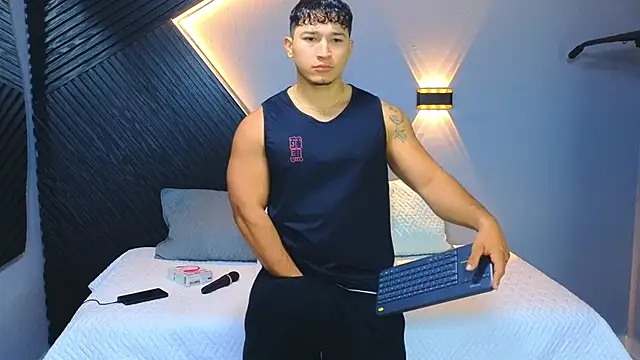 Horny nick18 online show from 02-14-26, 12:05