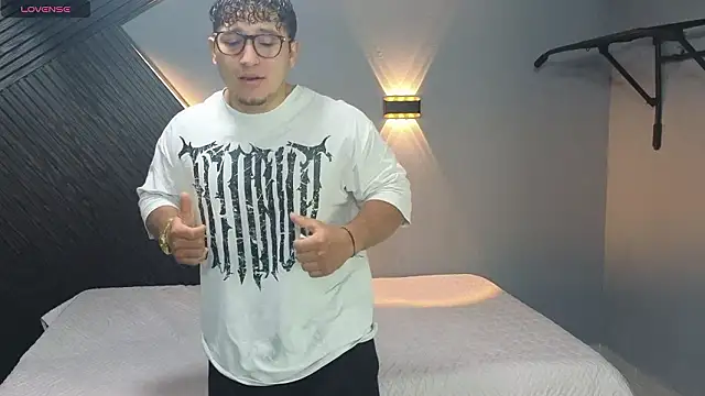 Horny nick18 online show from 03-09-26, 01:36