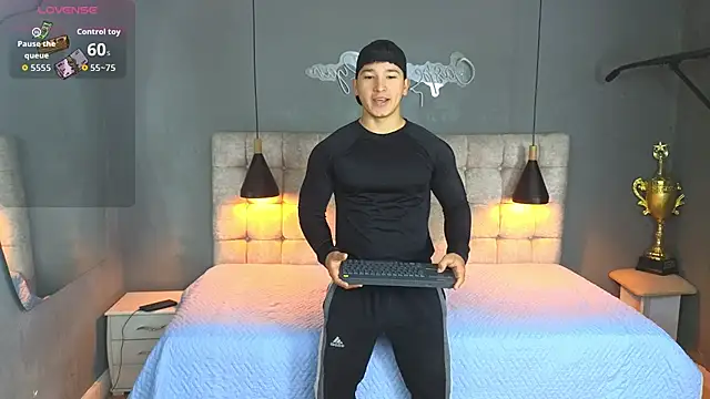 Horny nick18 online show from 09-12-25, 01:22
