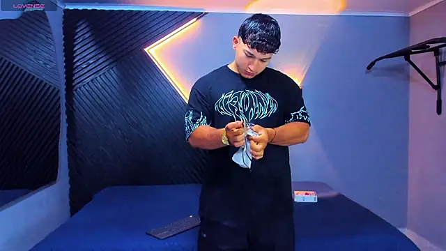 Horny nick18 online show from 03-13-26, 11:37