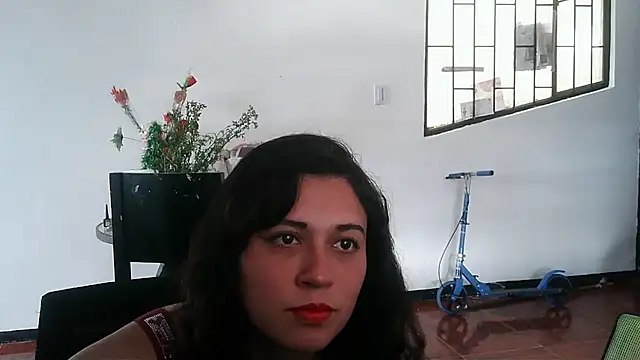 Snapshot of MiaRobertz_ chatting on 06-11-26, 07:44 MiaRobertz online show from 06-11-26, 07:44