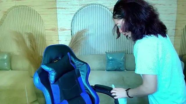 valentina r  online show from 10-19-25, 03:20