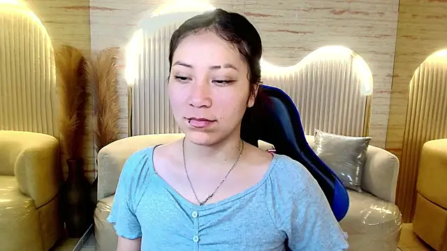 valentina r  online show from 03-25-26, 03:17