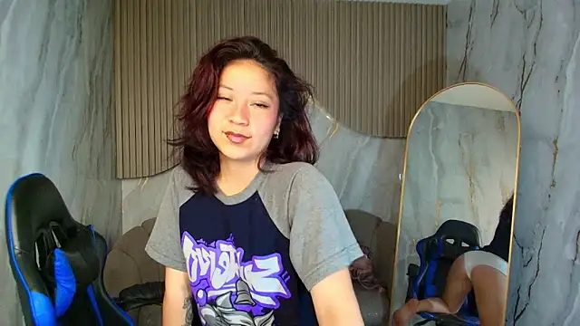 valentina r  online show from 12-19-25, 03:10