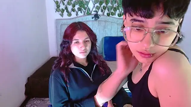 katalinathxandbritney1 online show from 12-17-25, 02:38