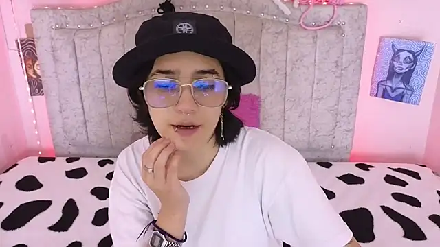 katalinathxandbritney1 online show from 09-15-25, 09:15